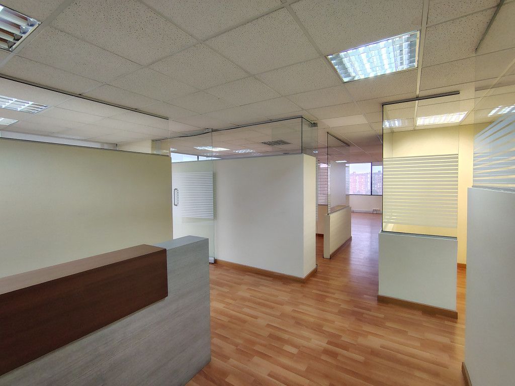 Oficina en venta Cundinamarca Bogotá Millan 118 m2 Habitaciones 0 Baños 0 Garajes 3 Precio $650000000