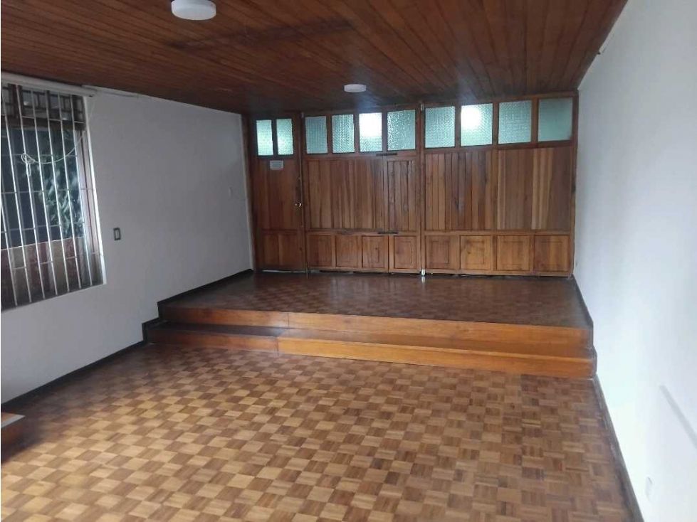 Local en arriendo Caldas Manizales Versalles 30 m2 Habitaciones 0 Baños 1 Garajes 0 Precio $2000000