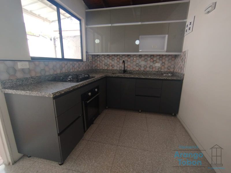 Casa en venta Antioquia Medellín Boston 96 m2 Habitaciones 4 Baños 2 Garajes 0 Precio $385000000