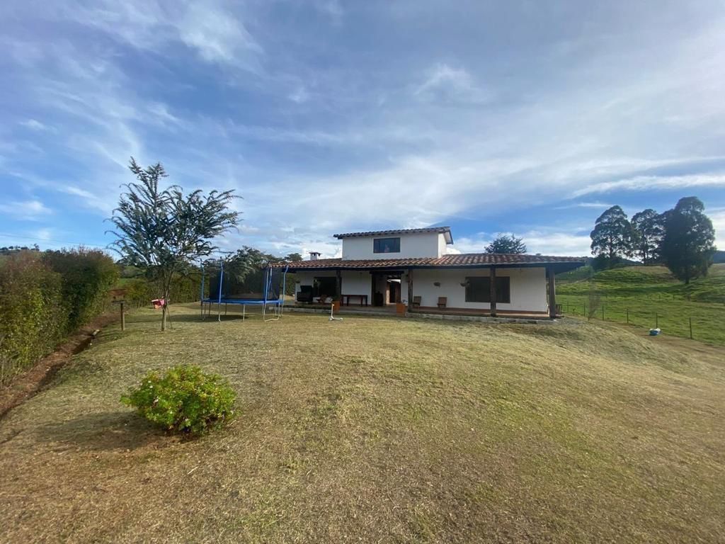 Finca en venta Antioquia San Pedro San Pedro 10000 m2 Habitaciones 4 Baños 3 Garajes 9 Precio $1750000000