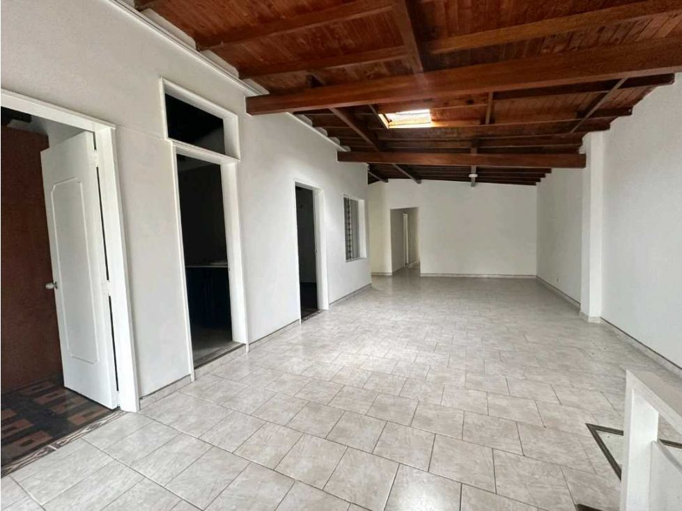 Casa en arriendo Antioquia Envigado Zona Centro 160 m2 Habitaciones 5 Baños 3 Garajes 0 Precio $4500000
