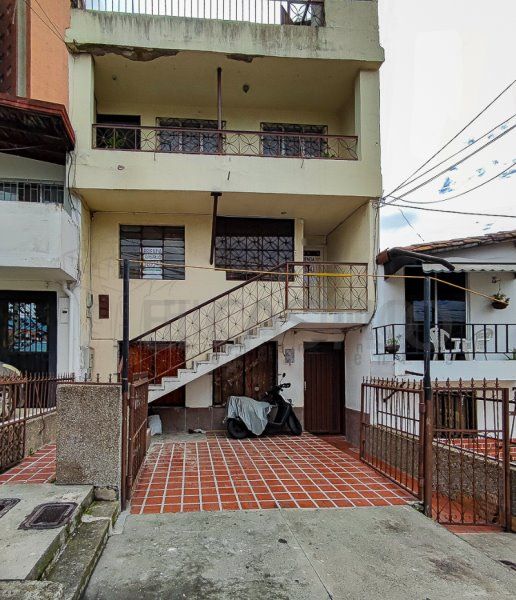 Casa en arriendo Antioquia Medellín La Castellana 95 m2 Habitaciones 3 Baños 1 Garajes 0 Precio $2100000