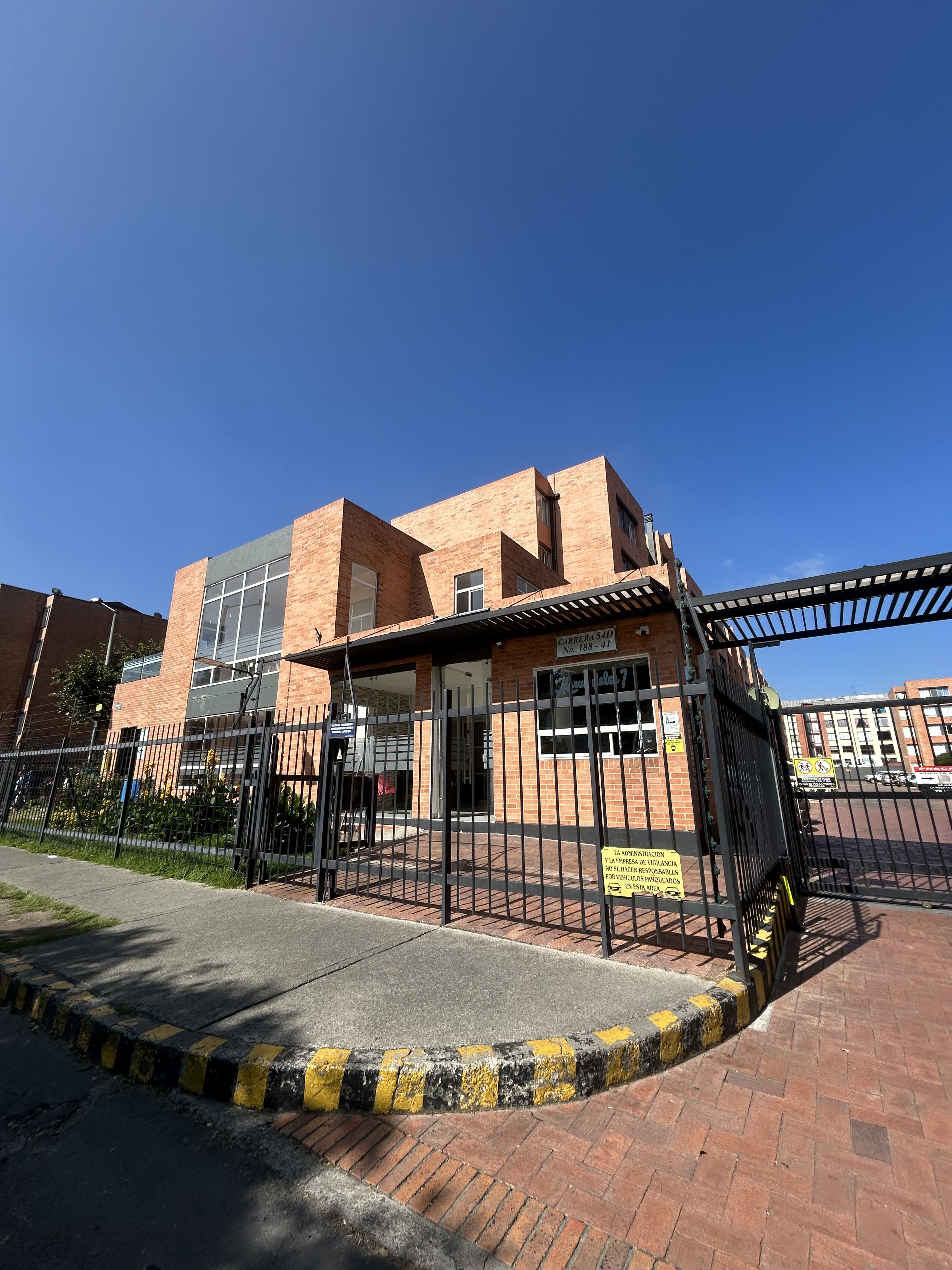 Apartamento en venta Cundinamarca Bogotá Mirandela 60 m2 Habitaciones 3 Baños 2 Garajes 0 Precio $310000000