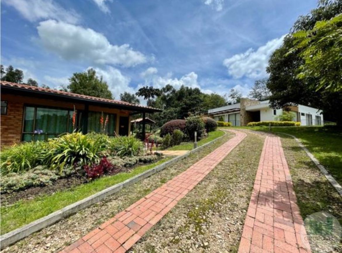 Casa Campestre en arriendo o venta Cundinamarca Subachoque Centro 243 m2 Habitaciones 5 Baños 5 Garajes 4 Precio venta $1250000000 Precio arriendo $5000000