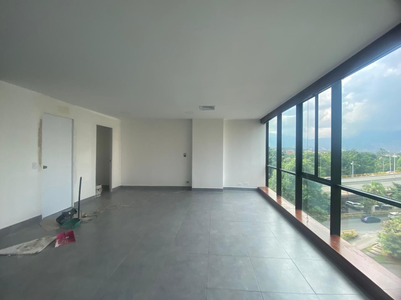 Oficina en venta Antioquia Medellín La Aguacatala 1000 m2 Habitaciones 0 Baños 2 Garajes 4 Precio $450000000