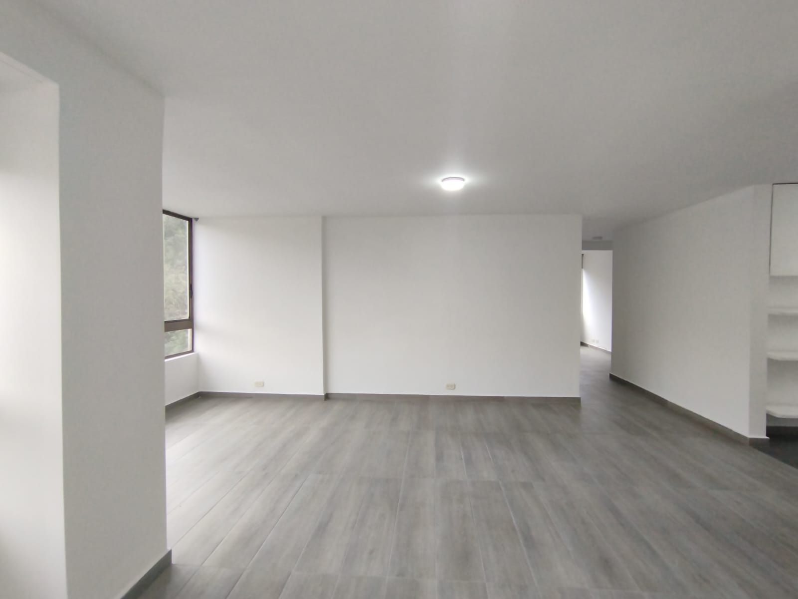 Apartamento en arriendo Antioquia Medellín El Diamante No2 90 m2 Habitaciones 2 Baños 2 Garajes 1 Precio $4200000