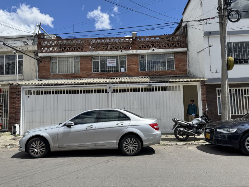 Casa en arriendo Cundinamarca Bogotá Canódromo 600 m2 Habitaciones 4 Baños 3 Garajes 0 Precio $8500000