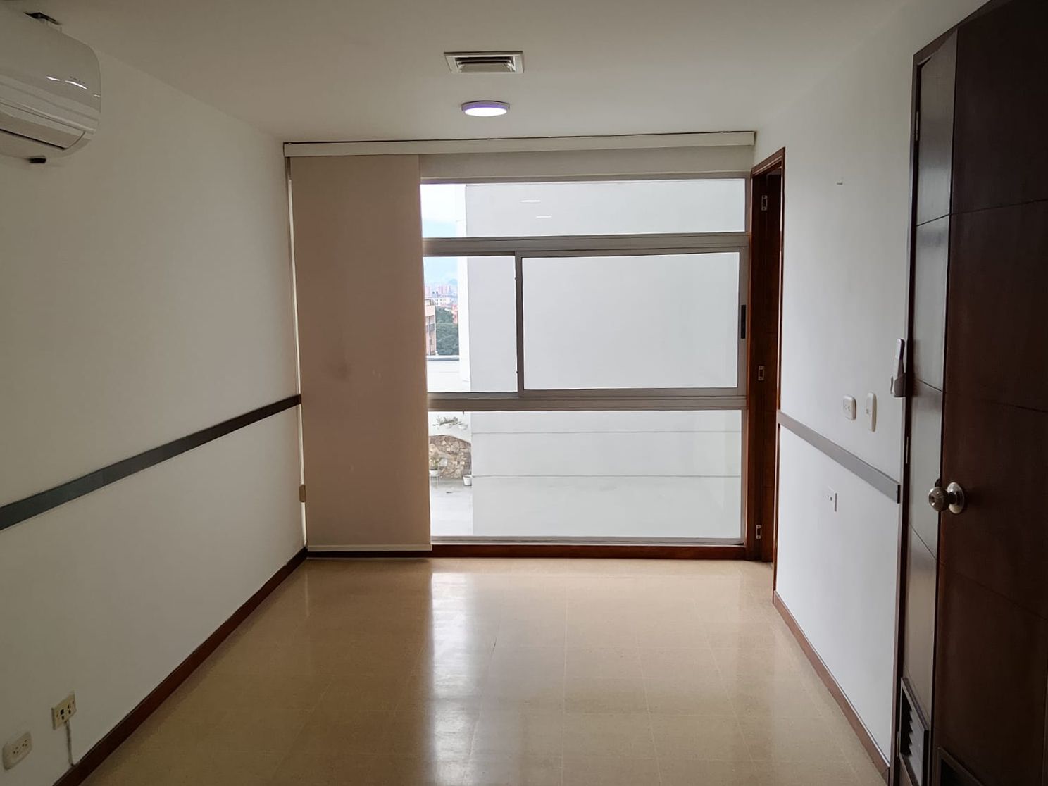 Consultorio en arriendo Antioquia Medellín Las Acacias 32 m2 Habitaciones 0 Baños 1 Garajes 1 Precio $3000000