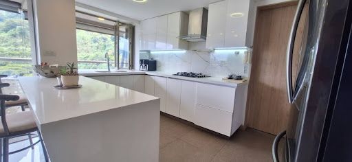 Apartamento en arriendo Antioquia Medellín Loma De Los Bernal 120 m2 Habitaciones 3 Baños 2 Garajes 1 Precio $8300000