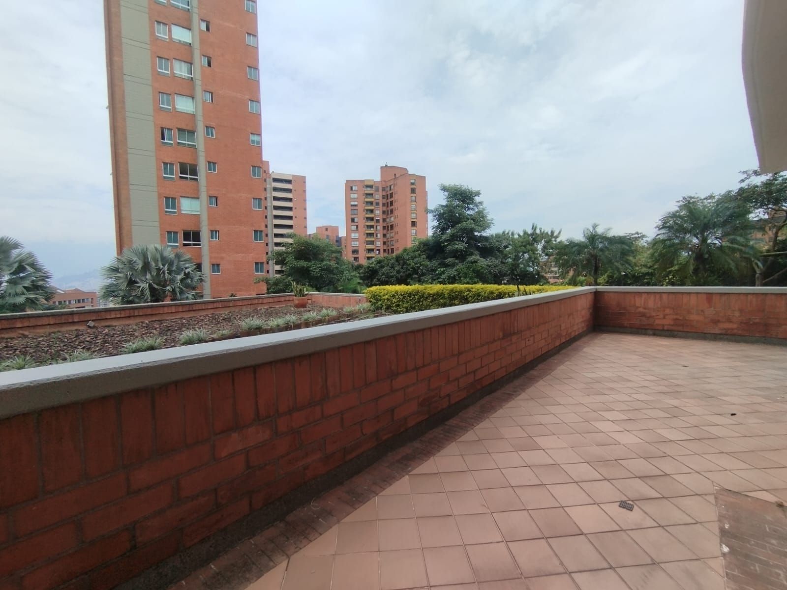 Apartamento en arriendo Antioquia Medellín El Diamante No2 138 m2 Habitaciones 3 Baños 2 Garajes 2 Precio $5200000