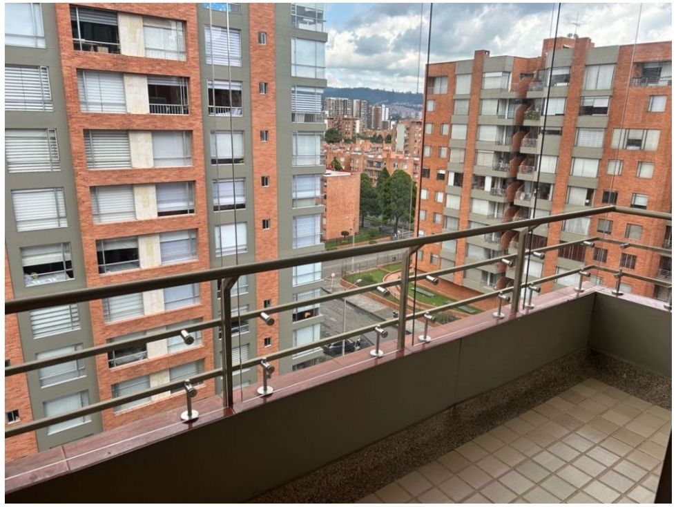 Apartamento en venta Cundinamarca Bogotá Santa Helena Et I 140 m2 Habitaciones 3 Baños 3 Garajes 2 Precio $830000000