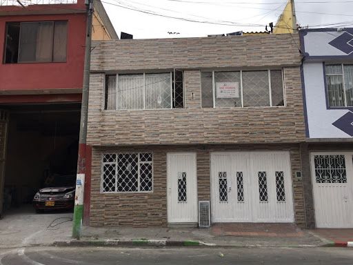 Casa en venta Cundinamarca Bogotá Villa Nueva 320 m2 Habitaciones 8 Baños 3 Garajes 1 Precio $550000000