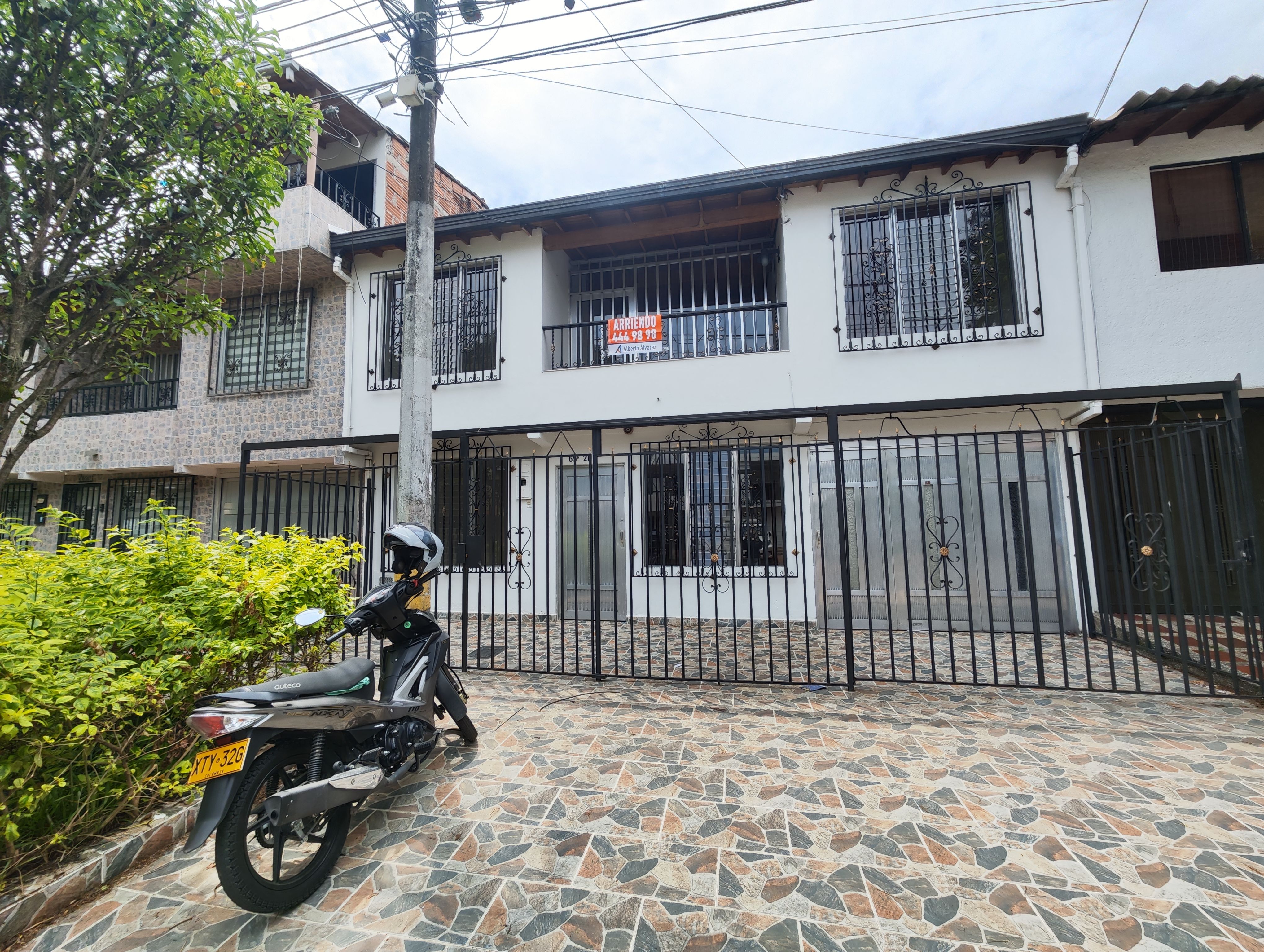 Casa en arriendo Antioquia Medellín Cristo Rey 115 m2 Habitaciones 5 Baños 4 Garajes 2 Precio $4600000