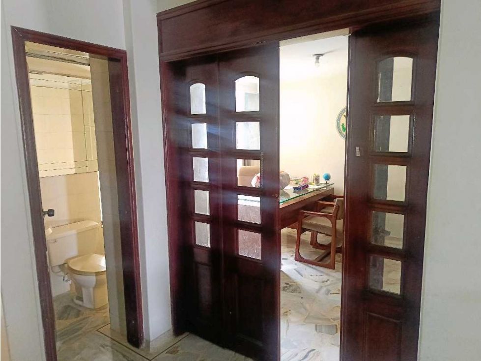Apartamento en venta Valle Del Cauca Cali San Vicente 188 m2 Habitaciones 3 Baños 2 Garajes 2 Precio $459900000