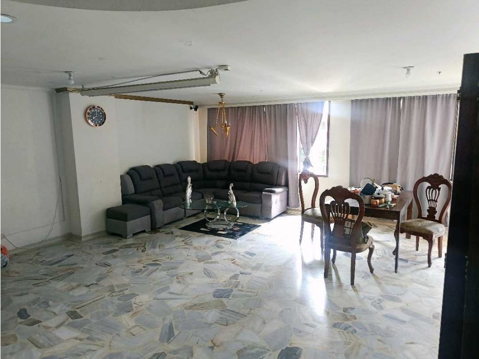 Apartamento en venta Valle Del Cauca Cali San Vicente 188 m2 Habitaciones 3 Baños 2 Garajes 2 Precio $460000000