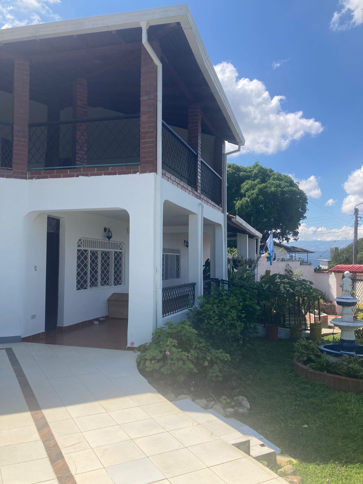 Finca en venta Santander Girón Almenares De San Juan 1000 m2 Habitaciones 6 Baños 5 Garajes 4 Precio $830000000