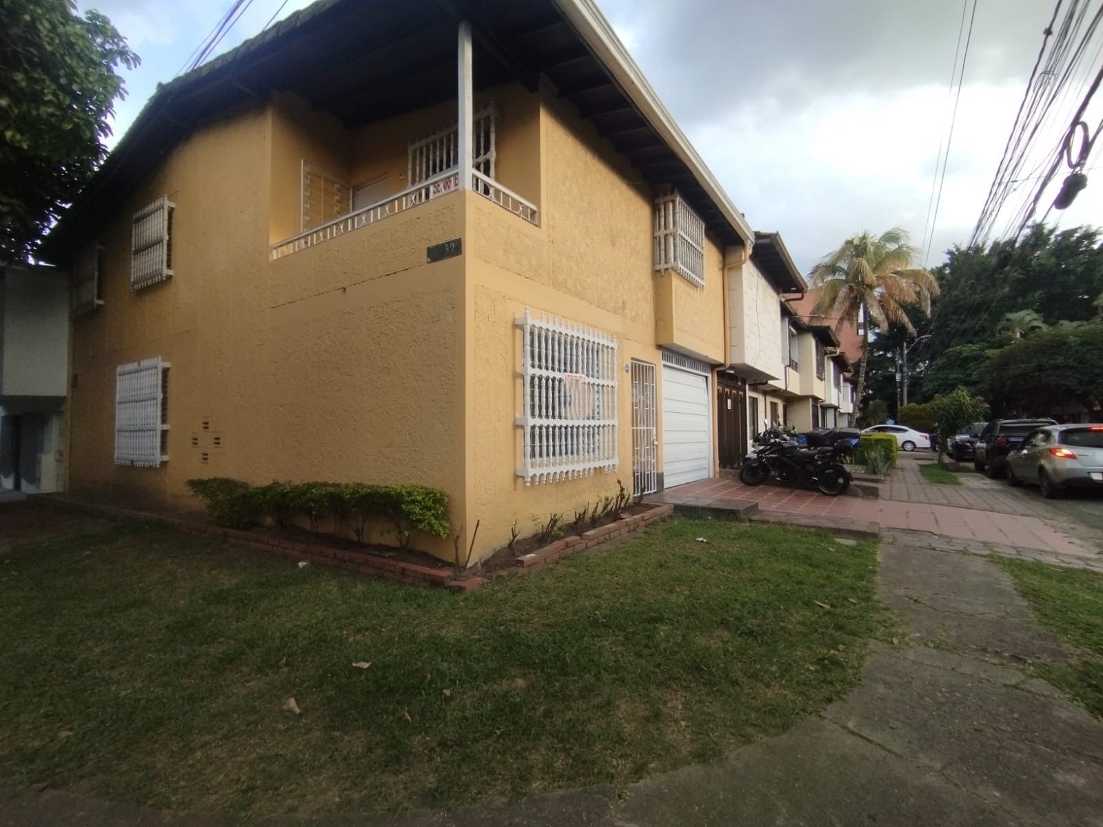 Casa en arriendo Antioquia Medellín Rosales 200 m2 Habitaciones 3 Baños 4 Garajes 1 Precio $7000000