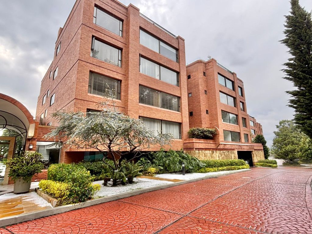 Apartamento en arriendo Cundinamarca Bogotá Cerros De Santa Barbara 400 m2 Habitaciones 4 Baños 5 Garajes 4 Precio $25000000