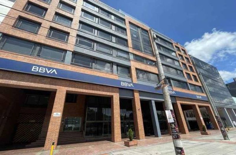 Local en venta Cundinamarca Bogotá Santa Barbara Occidental 1087 m2 Habitaciones 0 Baños 2 Garajes 6 Precio $10884723100