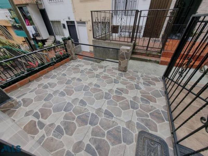 Inmuebles en Remate Casa en venta Antioquia Medellín La Colina 90 m2 Habitaciones 4 Baños 2 Garajes 0 Precio $290000000