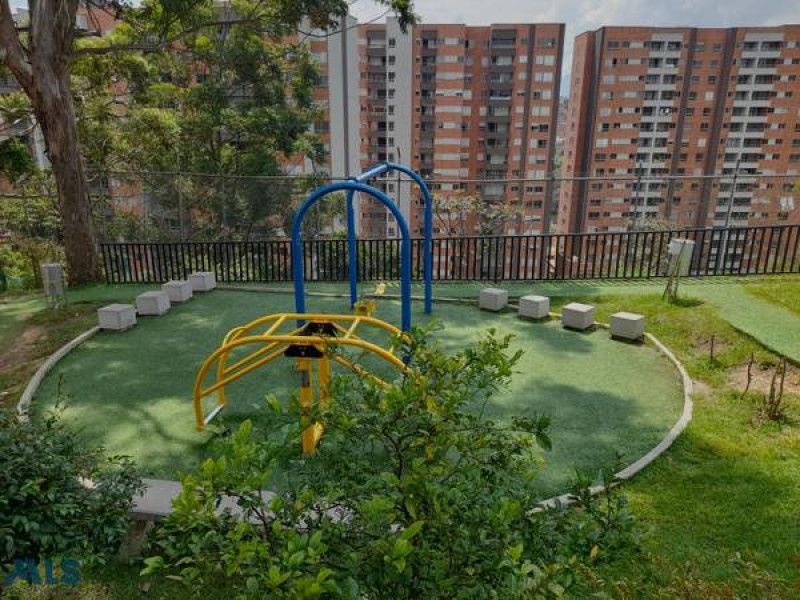 Inmuebles en Remate Casa en venta Antioquia Medellín La Colina 120 m2 Habitaciones 5 Baños 2 Garajes 0 Precio $320000000