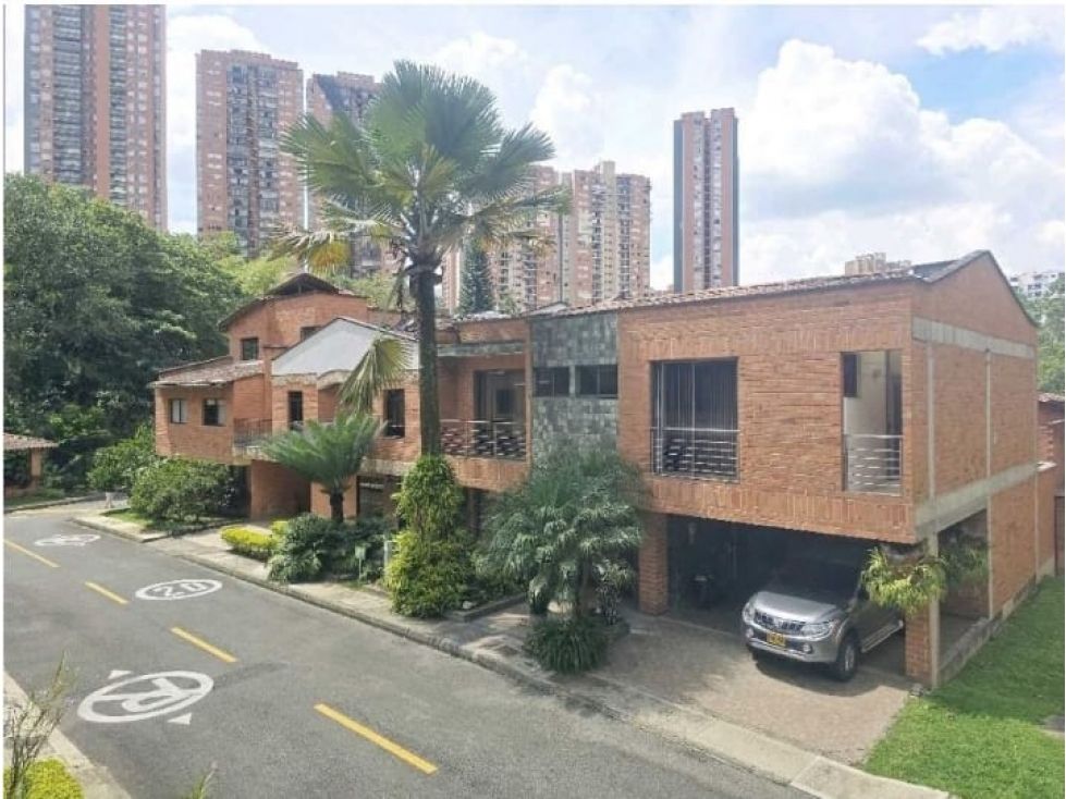 Casa Campestre en venta Antioquia Sabaneta Sabaneta 296 m2 Habitaciones 5 Baños 5 Garajes 2 Precio $1390000000