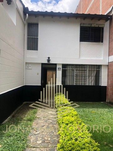 Casa en venta Antioquia Medellín Lorena 270 m2 Habitaciones 6 Baños 3 Garajes 1 Precio $1400000000