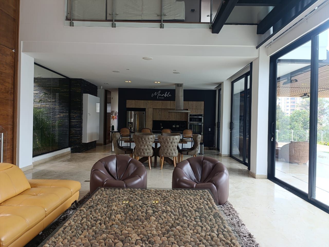 Casa en arriendo Antioquia Medellín Los Naranjos 460 m2 Habitaciones 4 Baños 5 Garajes 6 Precio $36700000