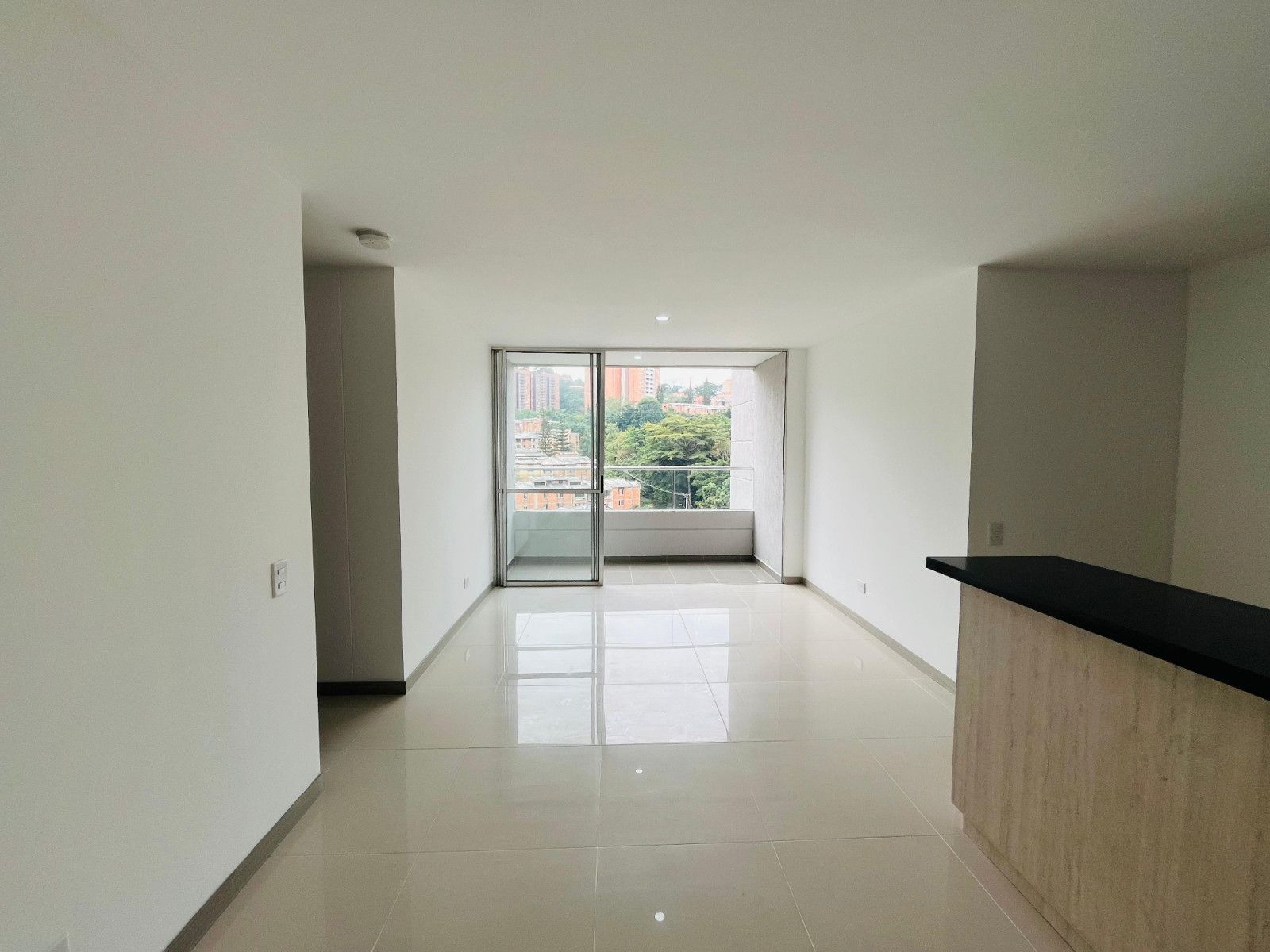 Apartamento en arriendo Antioquia Envigado Loma Del Barro 67 m2 Habitaciones 3 Baños 2 Garajes 1 Precio $3000000