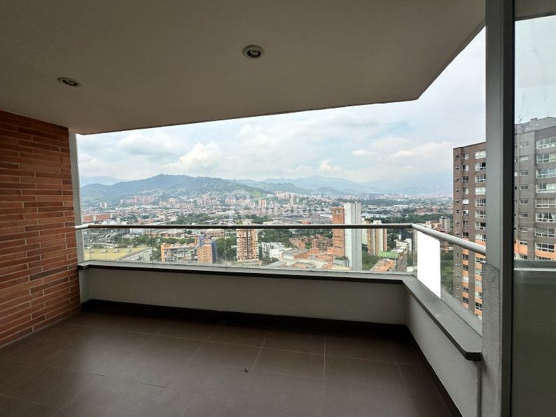 Apartamento en arriendo Antioquia Medellín Corazon De Jesus 140 m2 Habitaciones 3 Baños 4 Garajes 2 Precio $8000000