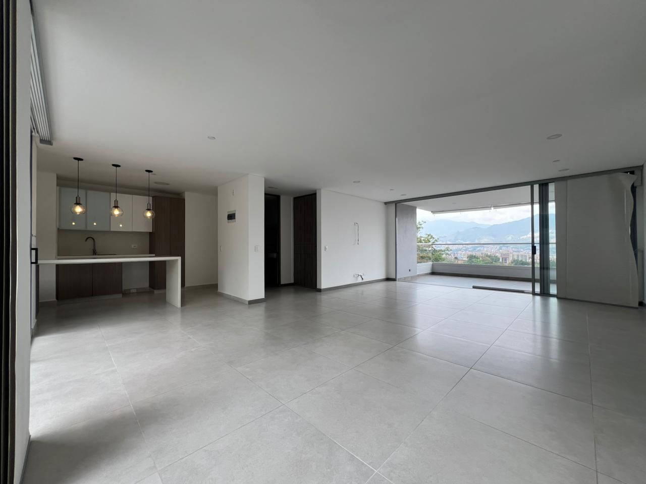 Apartamento en arriendo Antioquia Envigado Zúñiga 168 m2 Habitaciones 3 Baños 4 Garajes 3 Precio $8150000