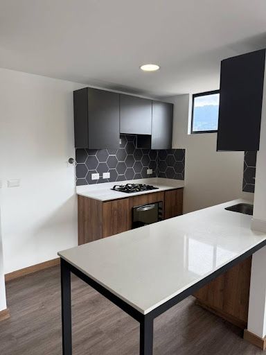 Apartamento en arriendo Antioquia Envigado Las Casitas 80 m2 Habitaciones 2 Baños 2 Garajes 2 Precio $3400000