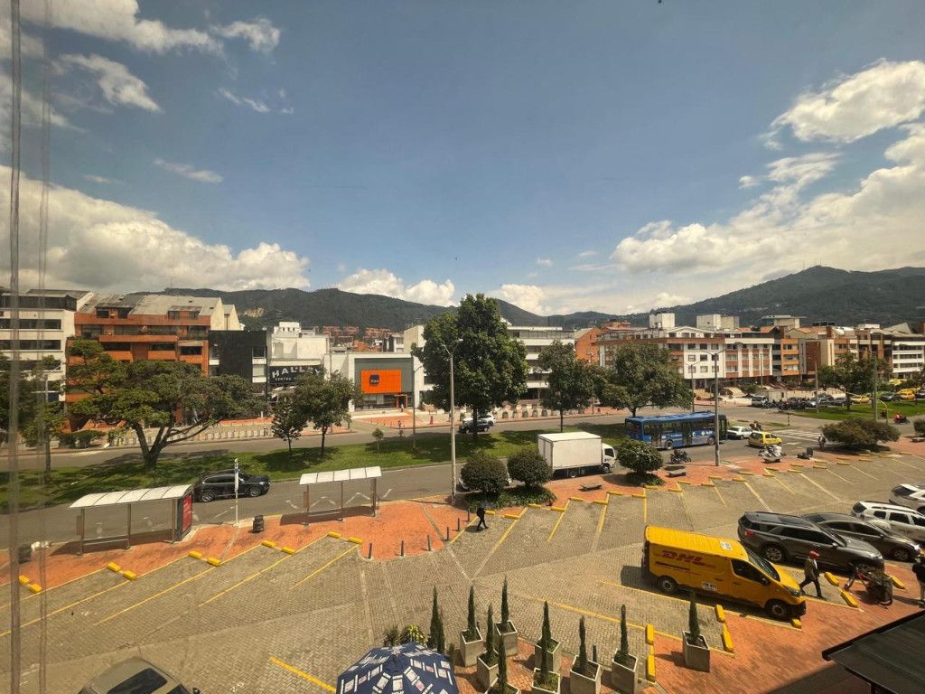 Oficina en venta Cundinamarca Bogotá Santa Barbara Occidental 45 m2 Habitaciones 0 Baños 1 Garajes 0 Precio $319900000