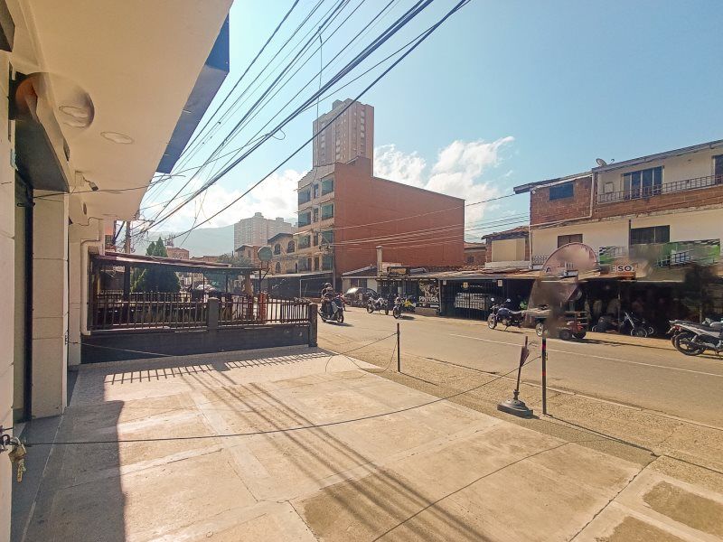 Local en arriendo Antioquia Bello Ciudad Niquia 15 m2 Habitaciones 0 Baños 1 Garajes 0 Precio $1300000