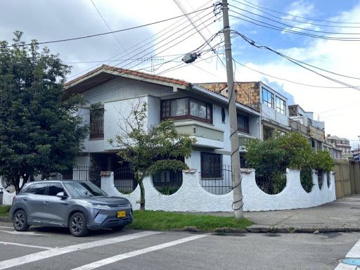 Casa en arriendo Cundinamarca Bogotá Parque Popular Salitre 350 m2 Habitaciones 2 Baños 2 Garajes 1 Precio $10000000