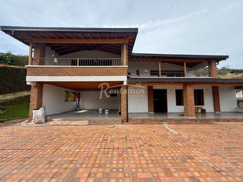 Casa en arriendo Antioquia Envigado San Rafael 400 m2 Habitaciones 4 Baños 4 Garajes 2 Precio $12000000