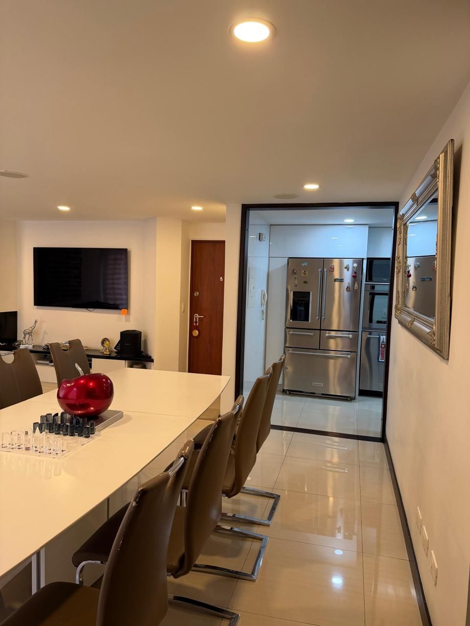 Apartamento en arriendo Cundinamarca Bogotá Los Rosales 90 m2 Habitaciones 2 Baños 2 Garajes 2 Precio $7500000