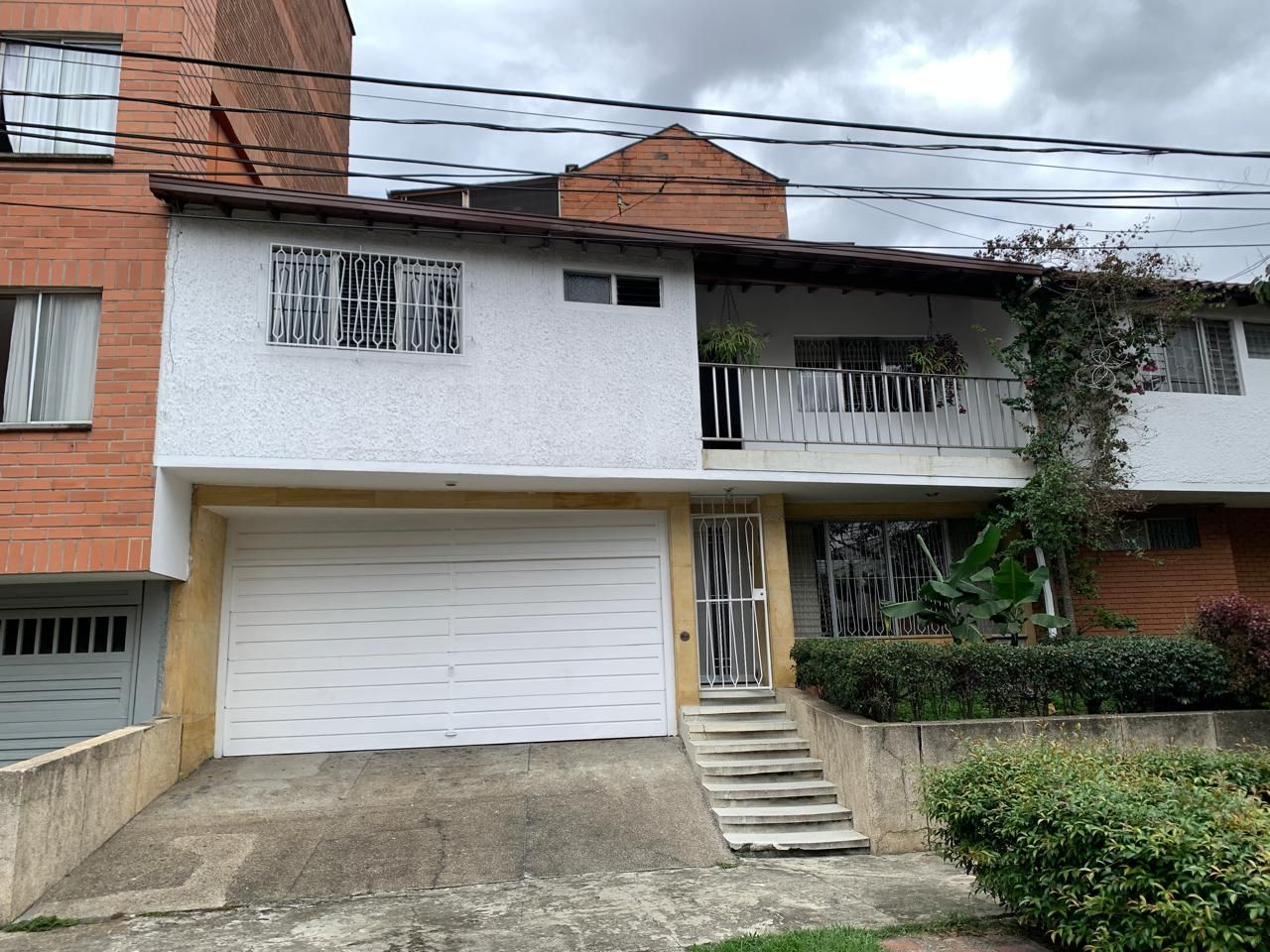 Casa en venta Antioquia Medellín Calle Nueva 238 m2 Habitaciones 5 Baños 4 Garajes 2 Precio $1200000000