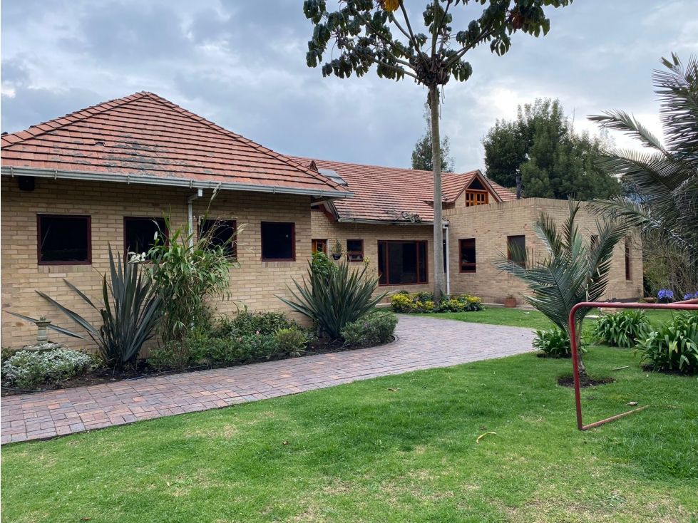 Casa Campestre en arriendo o venta Cundinamarca Sopó Sopó 460 m2 Habitaciones 4 Baños 5 Garajes 4 Precio venta $1750000000 Precio arriendo $9000000