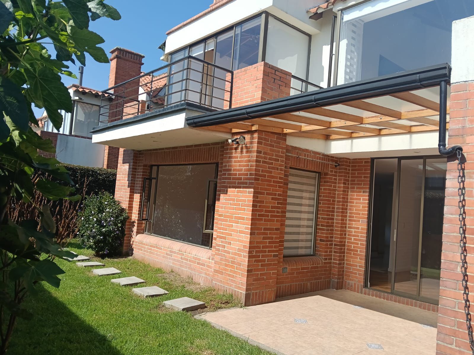 Casa en arriendo Cundinamarca Chía Urbanizacion Nuevo Milenio 291 m2 Habitaciones 3 Baños 4 Garajes 2 Precio $5800000