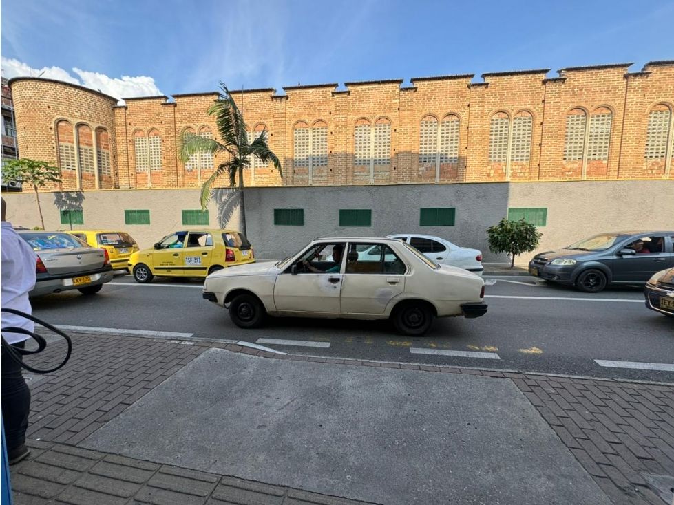 Local en arriendo o venta Antioquia Bello Andalucía 126 m2 Habitaciones 0 Baños 1 Garajes 0 Precio venta $1500000000 Precio arriendo $7000000