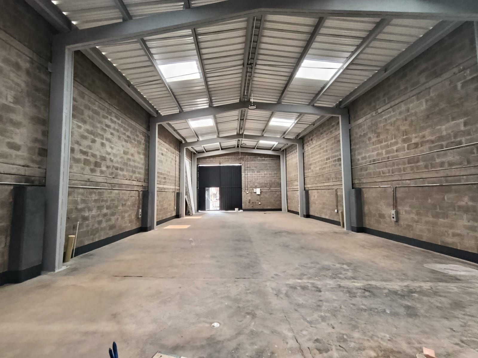 Bodega en arriendo Antioquia Sabaneta Holanda 180 m2 Habitaciones 0 Baños 1 Garajes 0 Precio $12000000