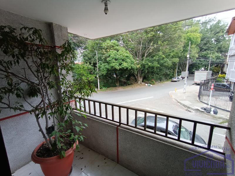 Apartamento en arriendo Antioquia Medellín Trinidad 100 m2 Habitaciones 3 Baños 2 Garajes 0 Precio $2300000