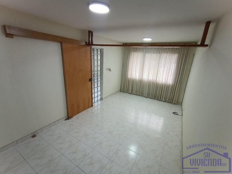 Apartamento en arriendo Antioquia Medellín Urbanizacion La Fe 100 m2 Habitaciones 3 Baños 2 Garajes 0 Precio $2500000