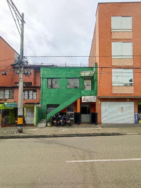 Local en arriendo Antioquia Medellín Las Violetas 20 m2 Habitaciones 0 Baños 1 Garajes 0 Precio $1400000