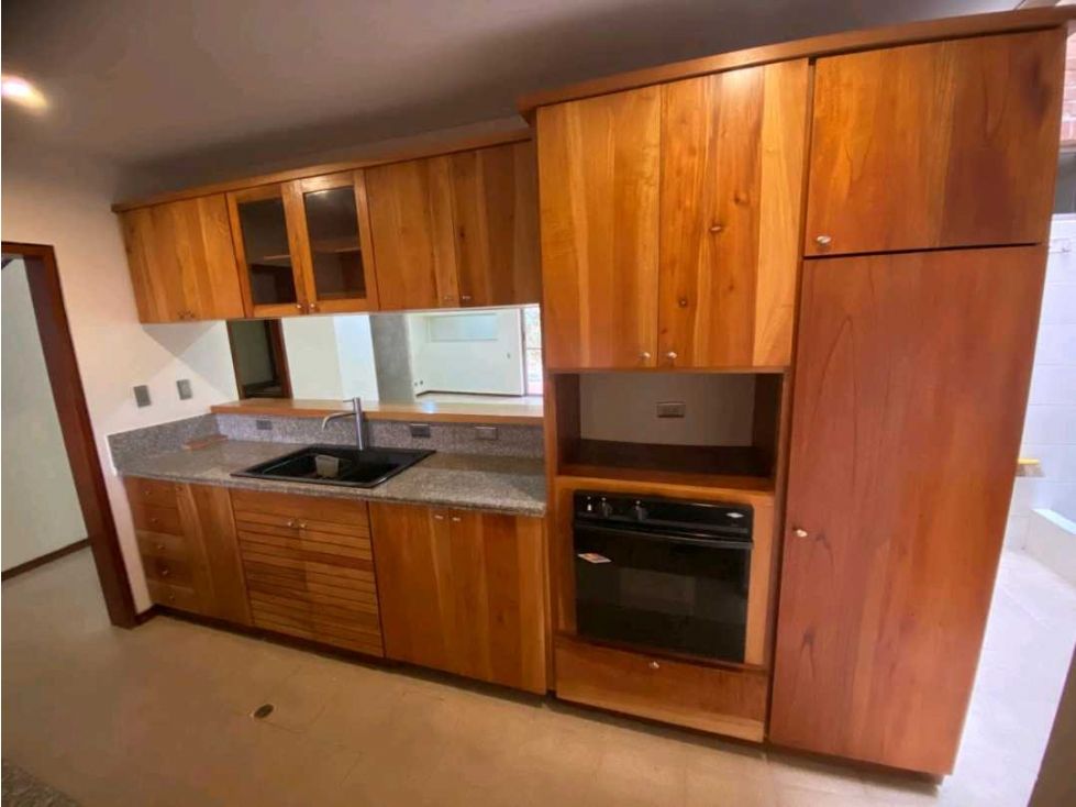 Casa en arriendo Antioquia Envigado Alcalá 256 m2 Habitaciones 3 Baños 5 Garajes 4 Precio $9000000