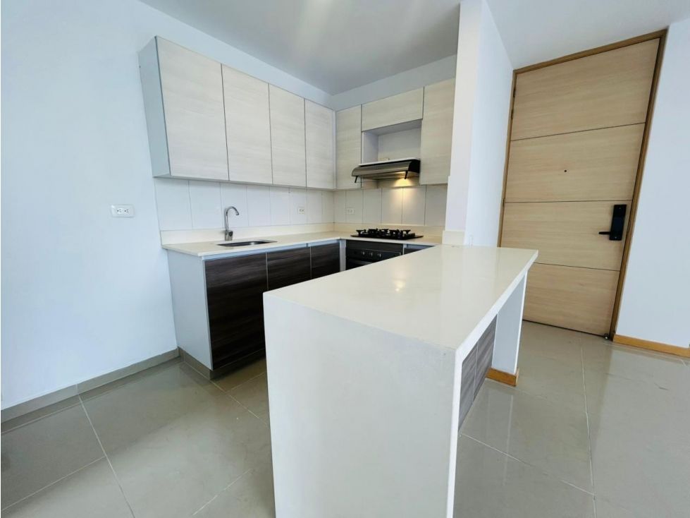 Apartamento en arriendo Antioquia Medellín La Linde 90 m2 Habitaciones 2 Baños 2 Garajes 2 Precio $5500000