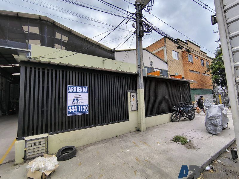 Local en arriendo Antioquia Medellín El Chagualo 75 m2 Habitaciones 0 Baños 1 Garajes 0 Precio $4000000