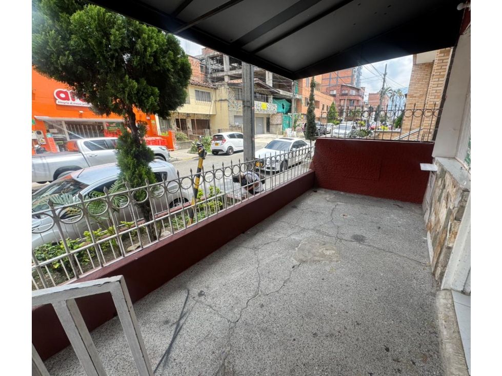 Local en arriendo Antioquia Medellín San Bernardo 35 m2 Habitaciones 0 Baños 1 Garajes 0 Precio $1830000