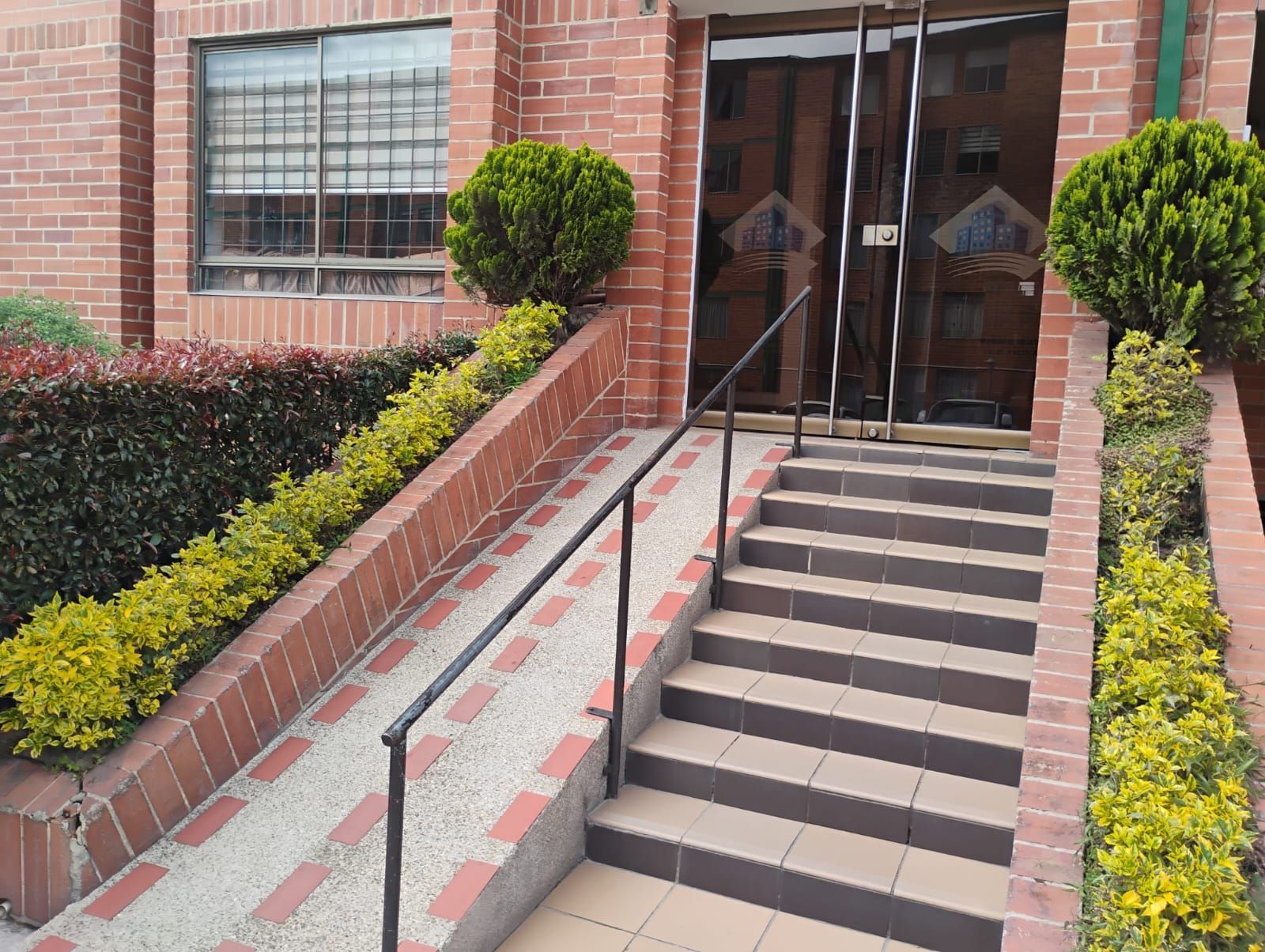 Apartamento en venta Cundinamarca Bogotá Villas De Granada Et I 74 m2 Habitaciones 3 Baños 2 Garajes 0 Precio $299000000